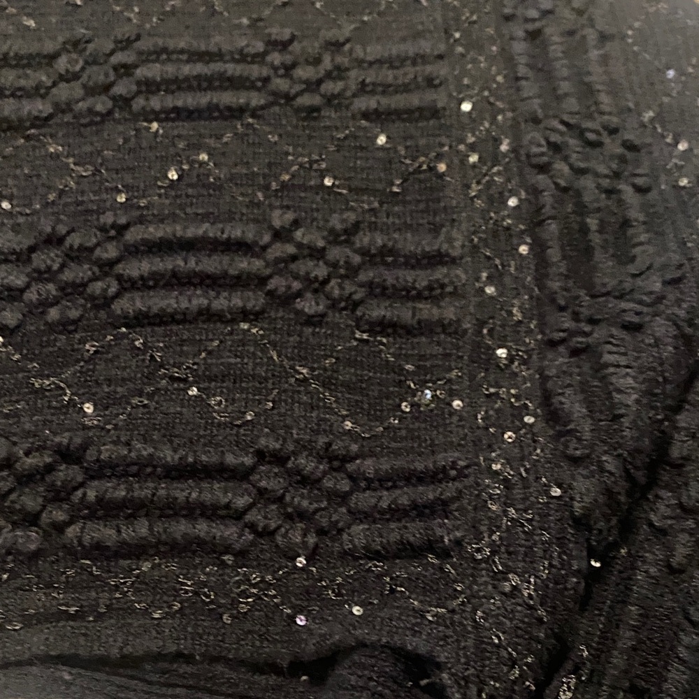 Black Rivet Textured Knit Accessory - Picture 3 of 7